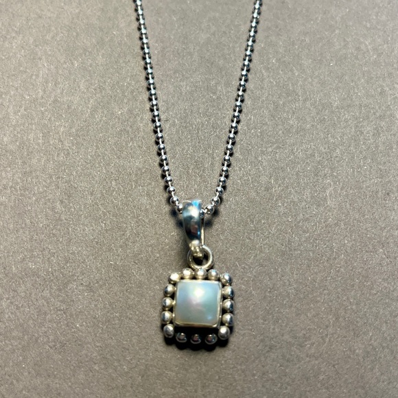 Silpada Button Frame Pearl Pendant - Picture 2 of 9